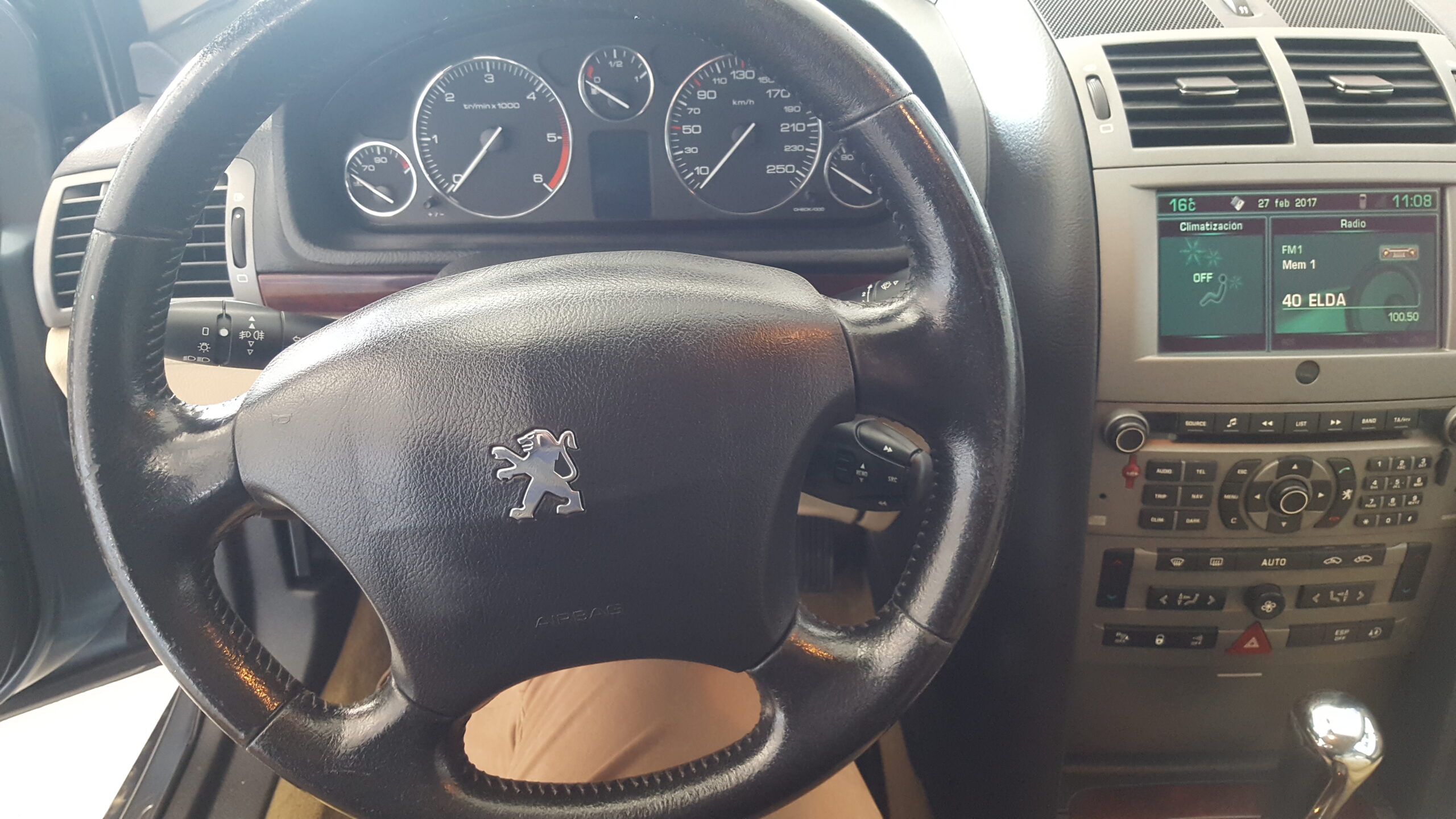 PEUGEOT 407 2.0 HDI - Imagen 9
