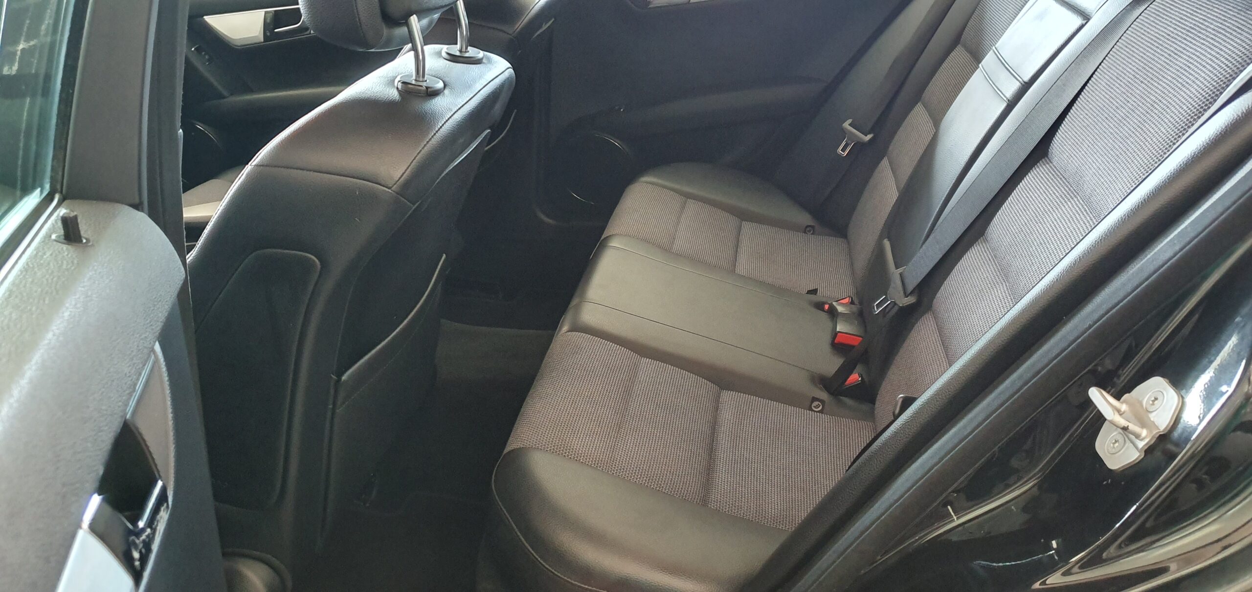 MERCEDES-BENZ Clase C C 320 CDI AVANTGARDE 4p. - Imagen 10