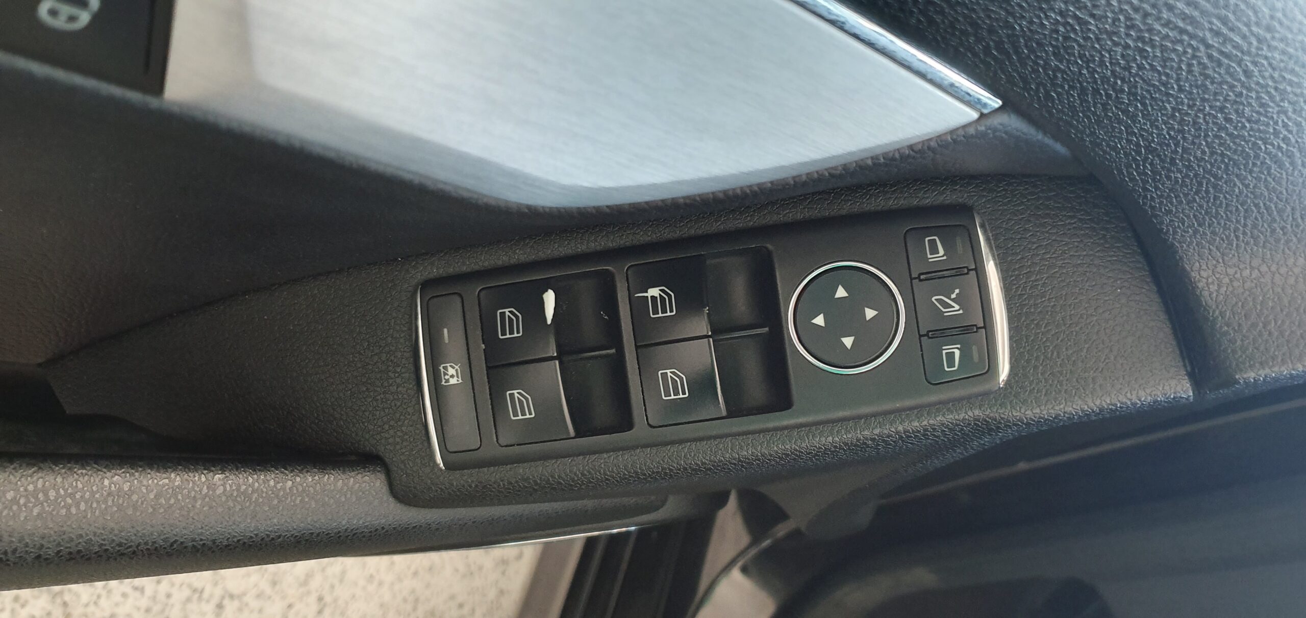 MERCEDES-BENZ Clase C C 320 CDI AVANTGARDE 4p. - Imagen 12