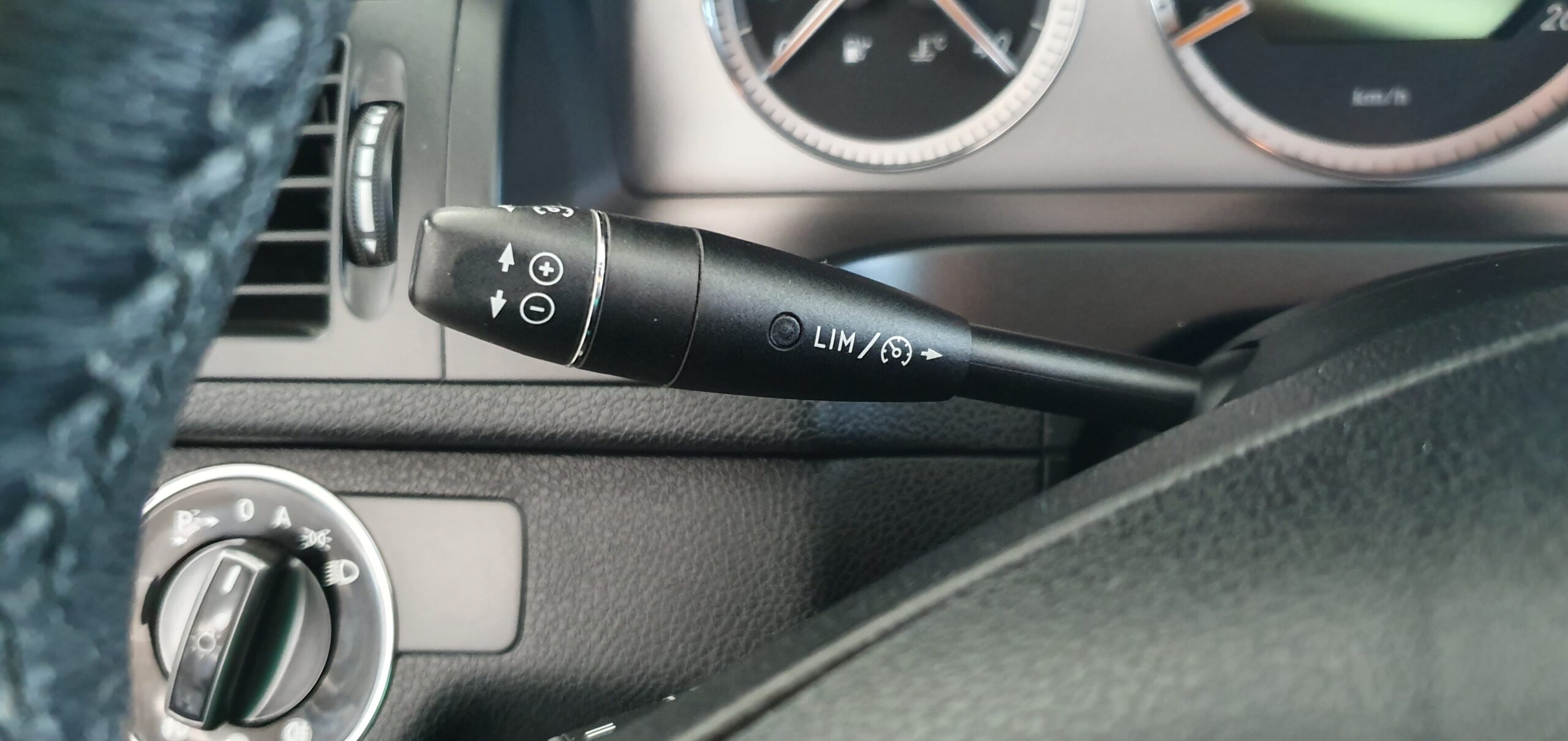 MERCEDES-BENZ Clase C C 320 CDI AVANTGARDE 4p. - Imagen 13