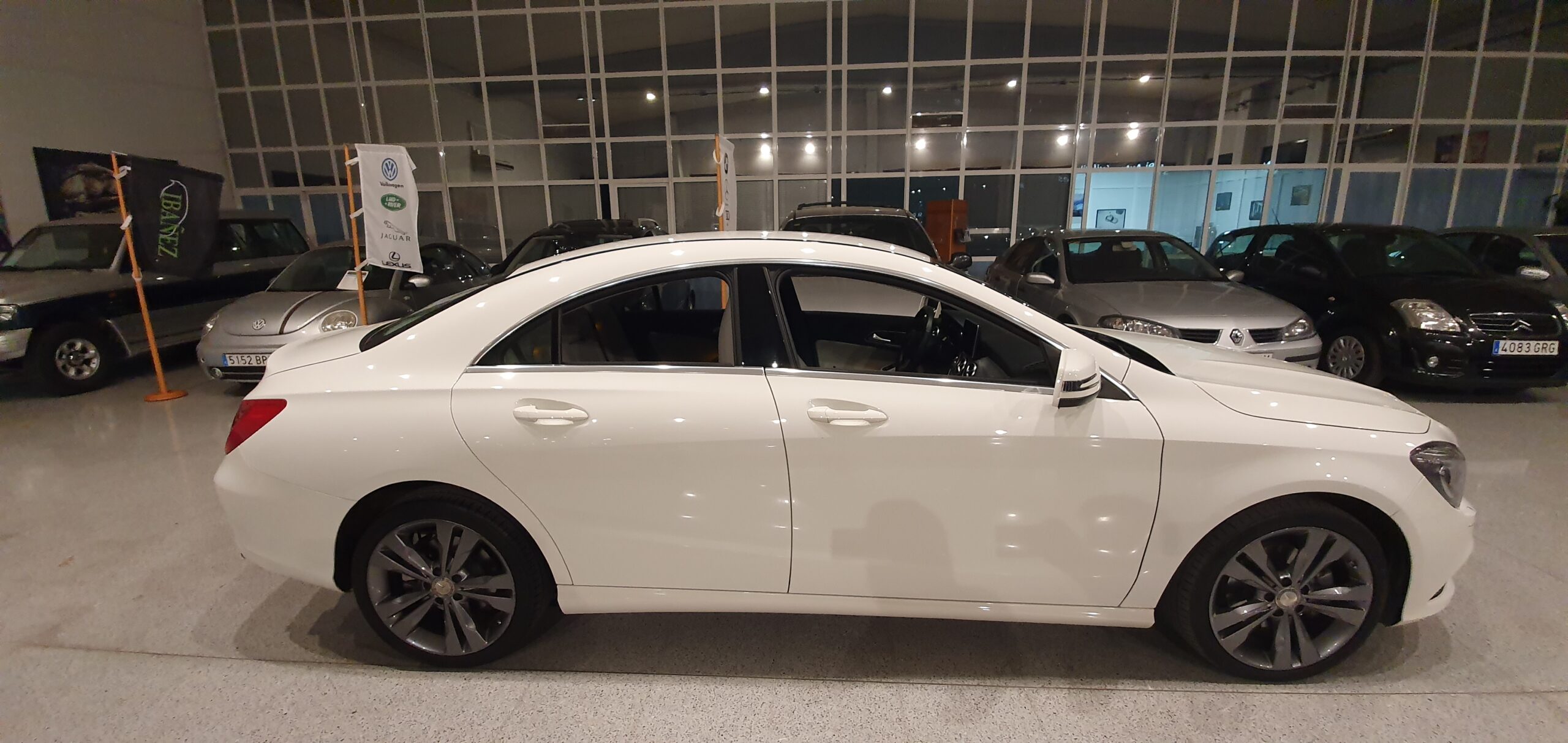 MERCEDES-BENZ Clase CLA CLA 200 d Urban 4p. - Imagen 4
