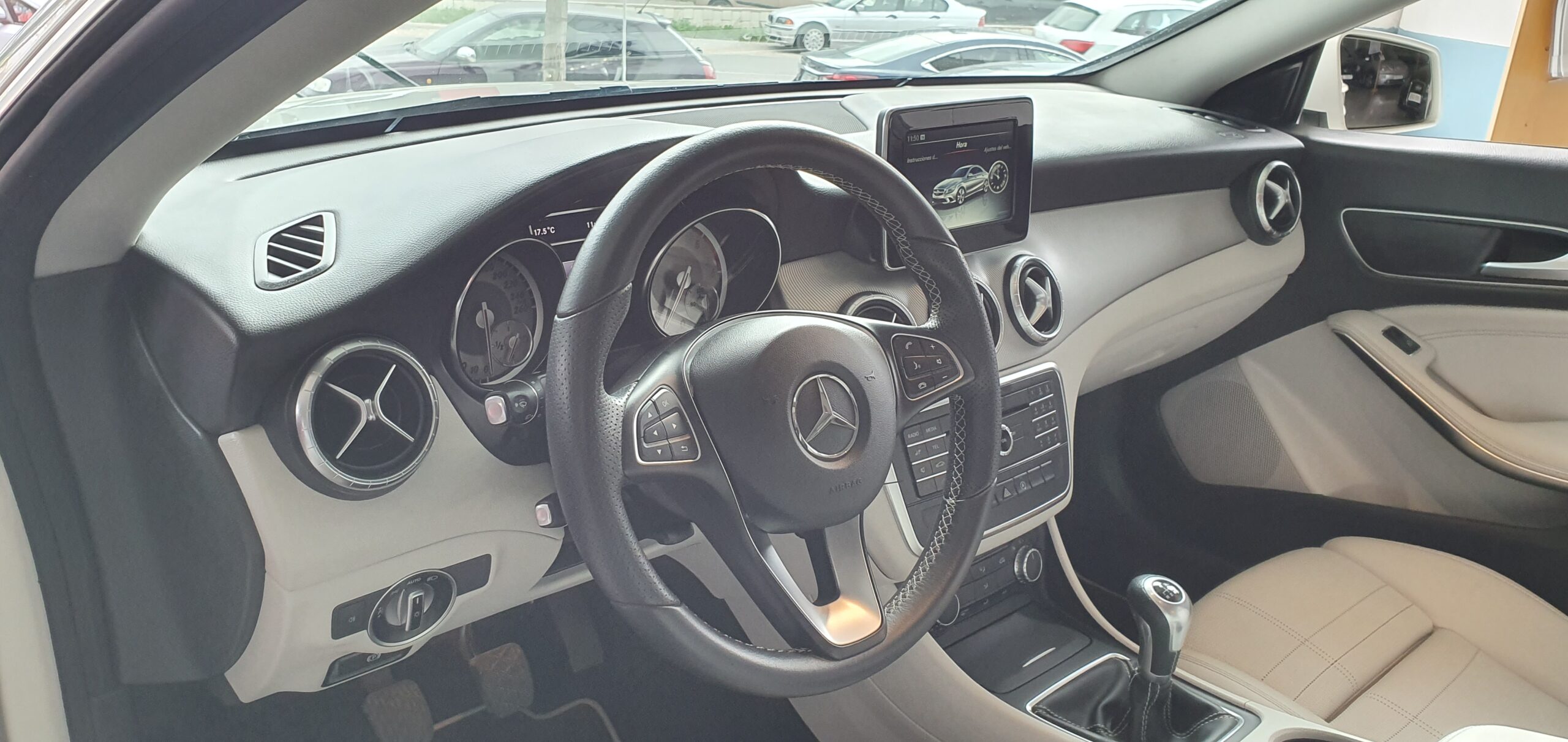 MERCEDES-BENZ Clase CLA CLA 200 d Urban 4p. - Imagen 19