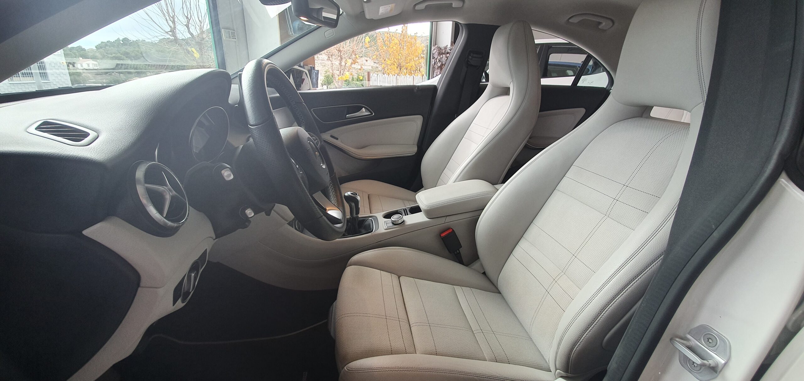 MERCEDES-BENZ Clase CLA CLA 200 d Urban 4p. - Imagen 10