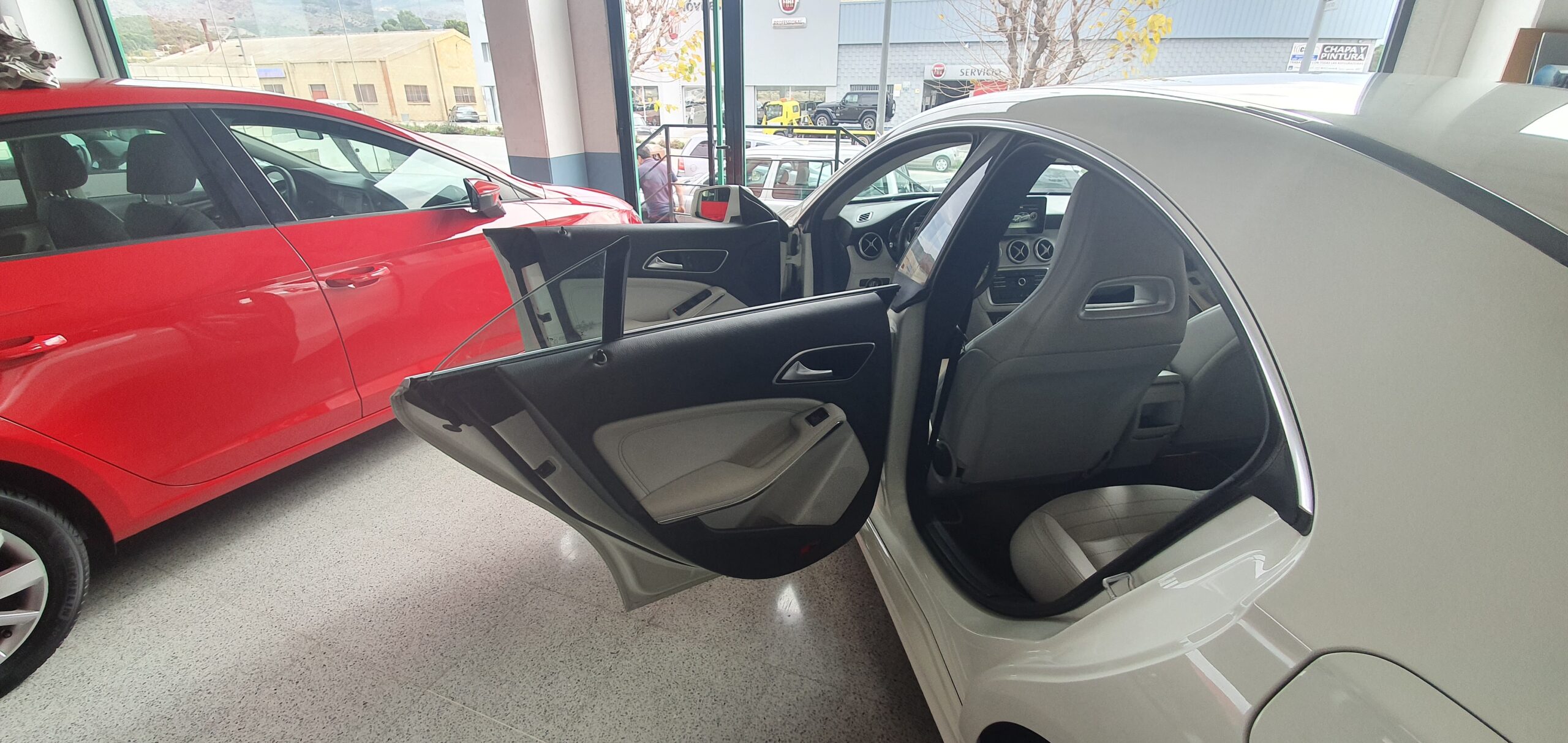 MERCEDES-BENZ Clase CLA CLA 200 d Urban 4p. - Imagen 21