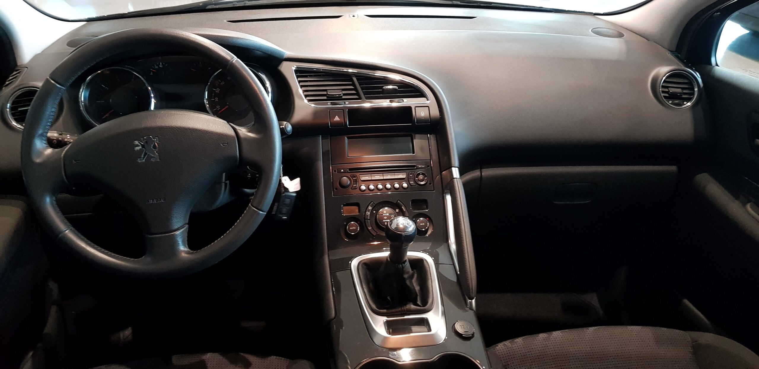 PEUGEOT 3008 Confort 1.6 VTi 120 5p. - Imagen 3