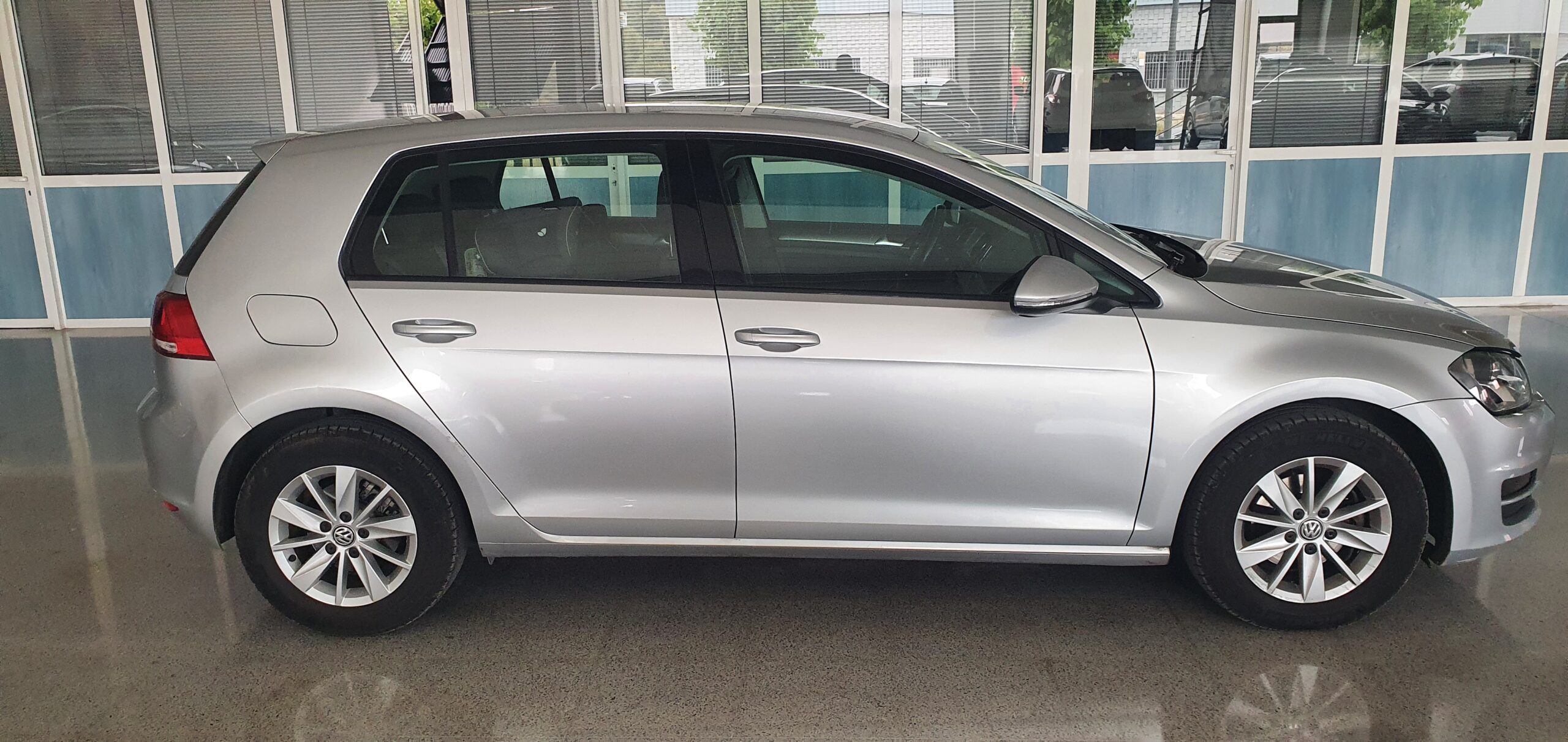 VOLKSWAGEN Golf Advance 1.6 TDI 105cv BMT - Imagen 4