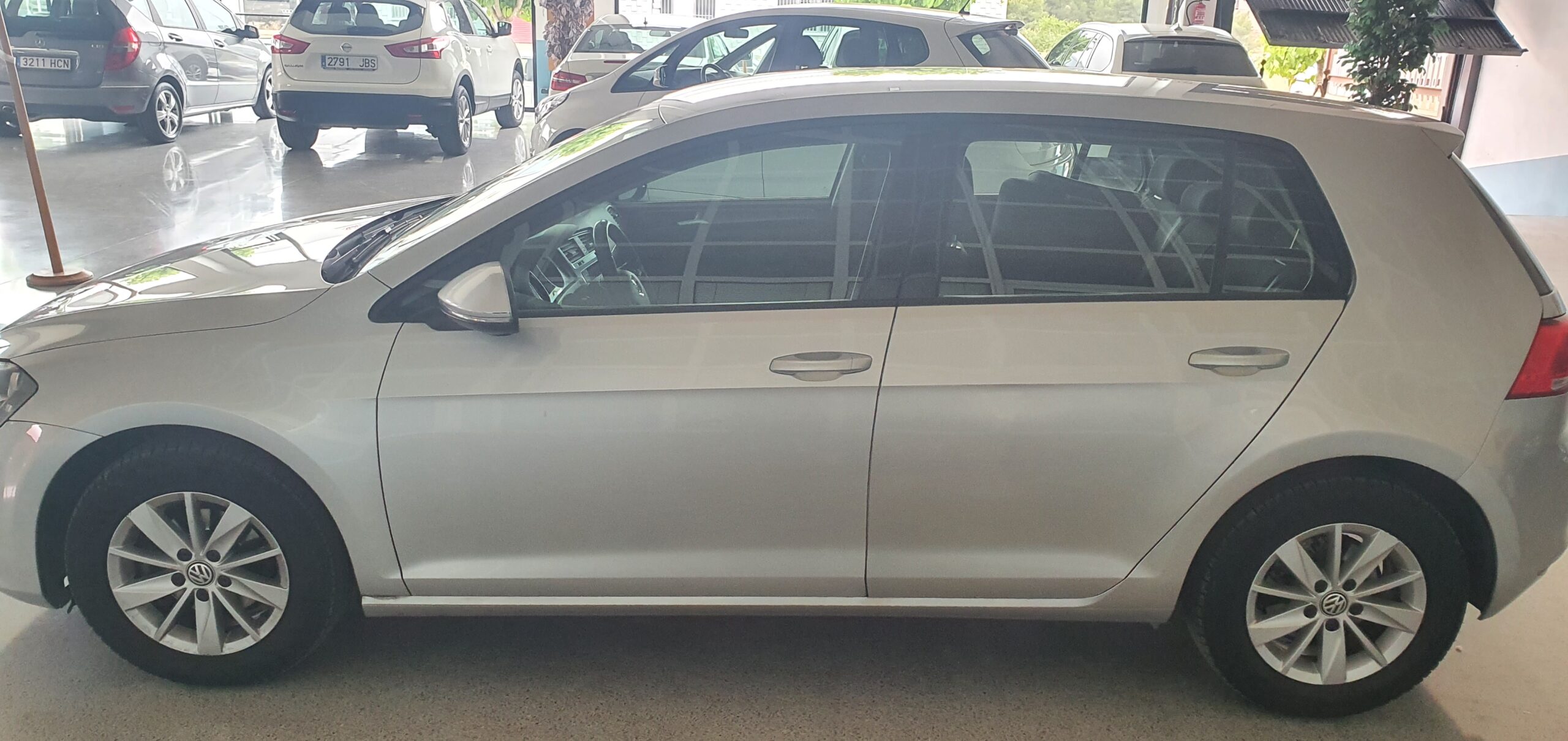VOLKSWAGEN Golf Advance 1.6 TDI 105cv BMT - Imagen 5