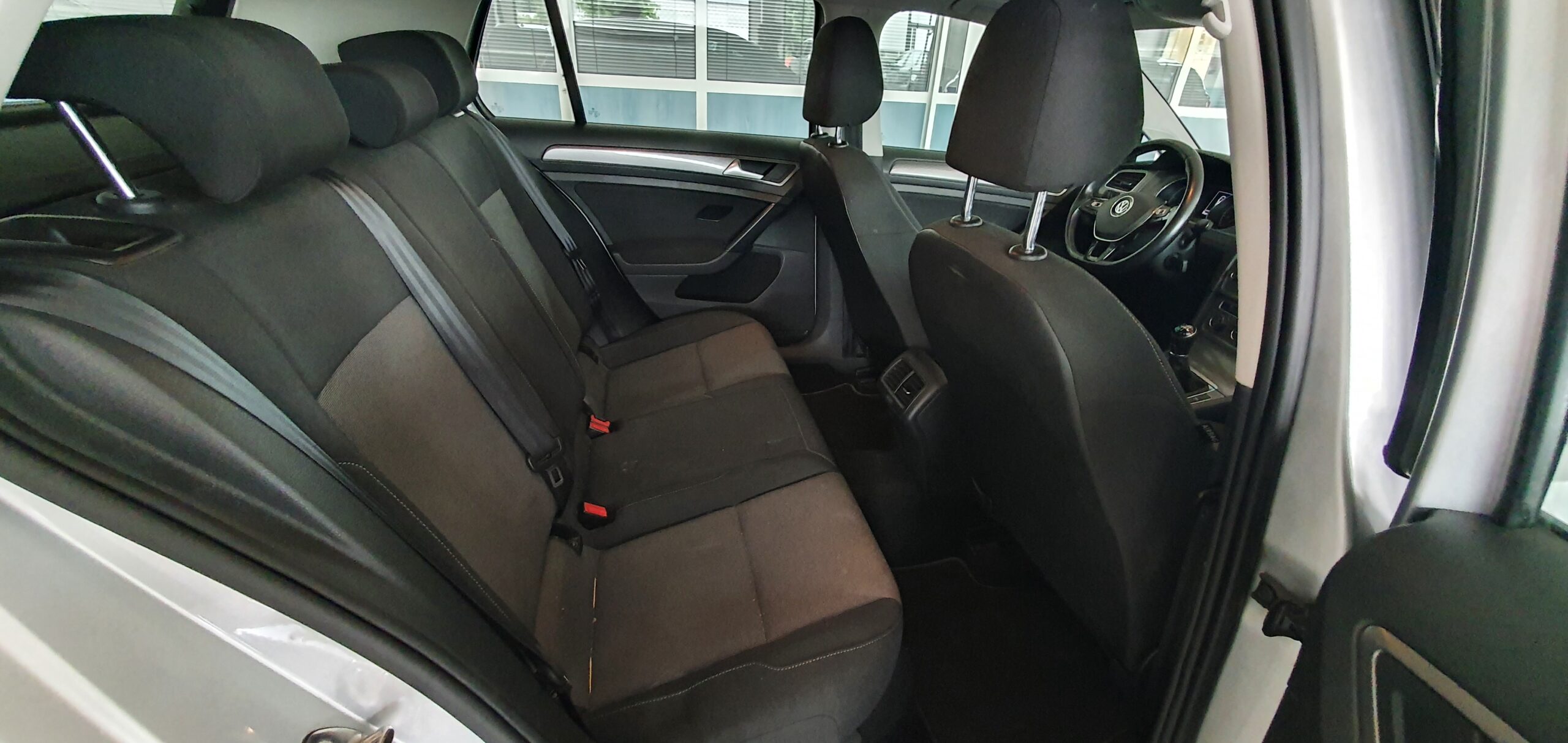 VOLKSWAGEN Golf Advance 1.6 TDI 105cv BMT - Imagen 9