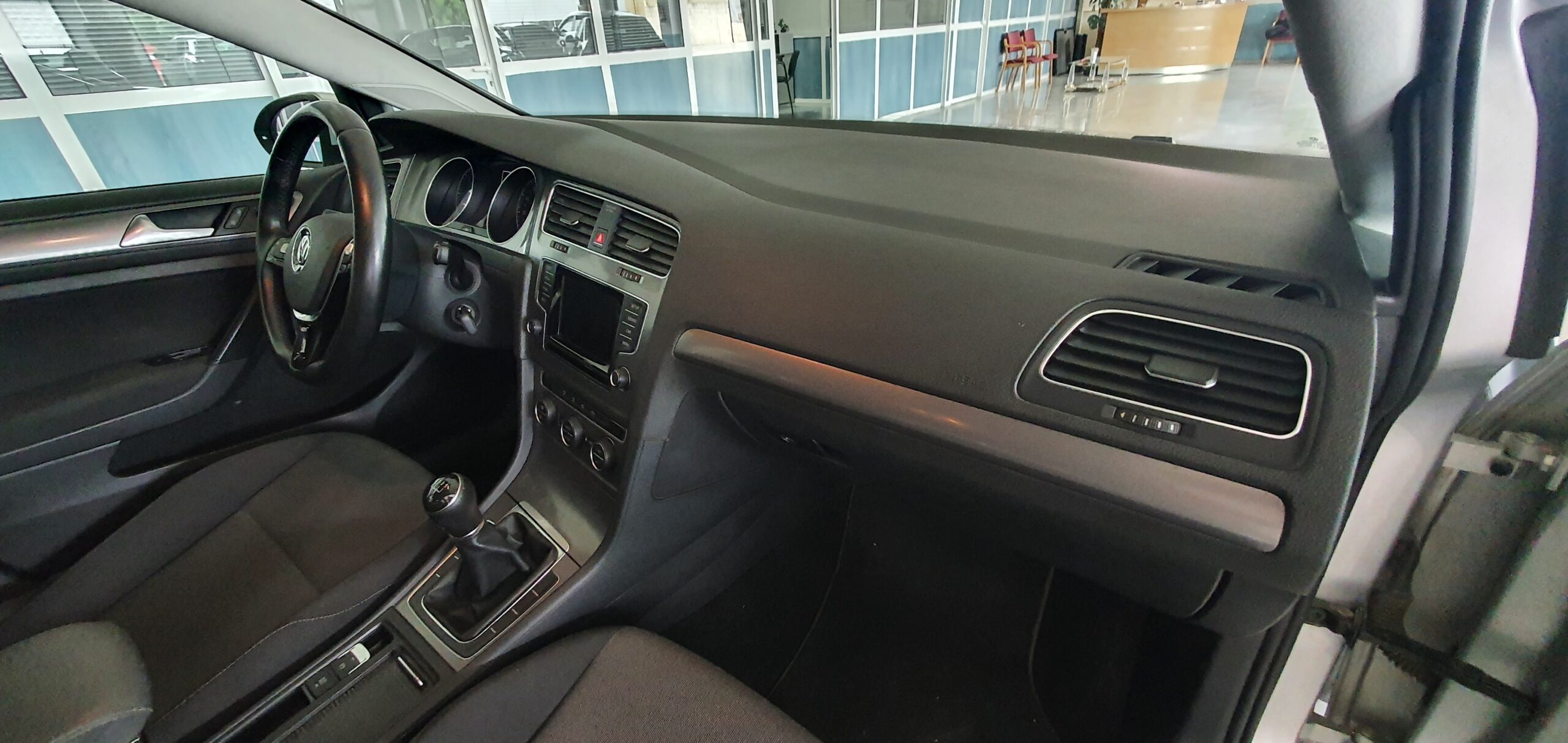 VOLKSWAGEN Golf Advance 1.6 TDI 105cv BMT - Imagen 10
