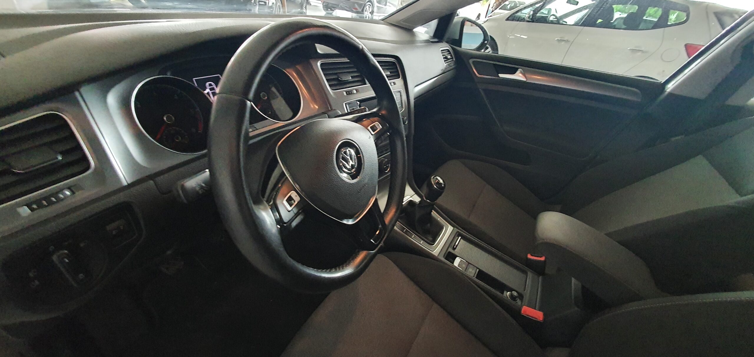 VOLKSWAGEN Golf Advance 1.6 TDI 105cv BMT - Imagen 12