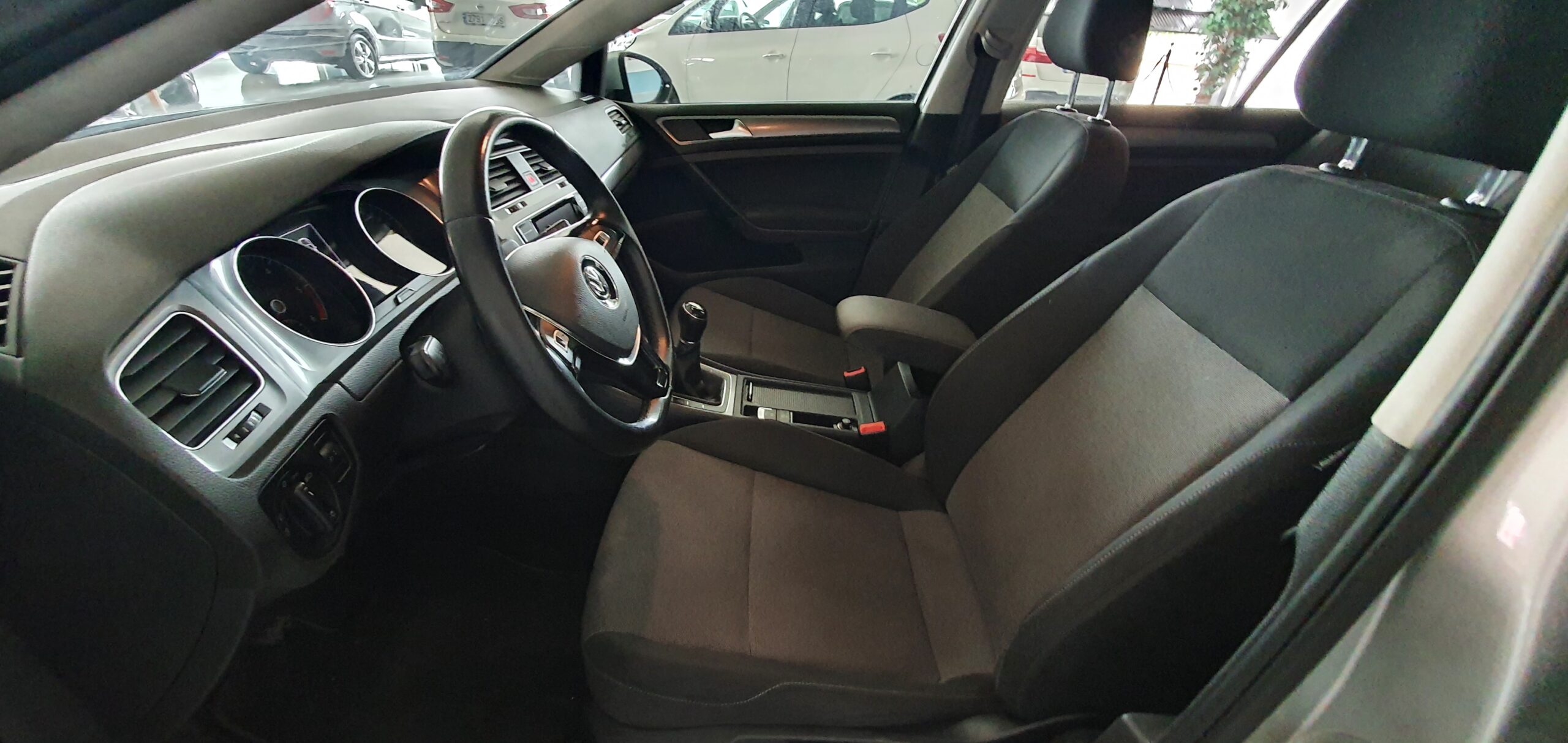 VOLKSWAGEN Golf Advance 1.6 TDI 105cv BMT - Imagen 13