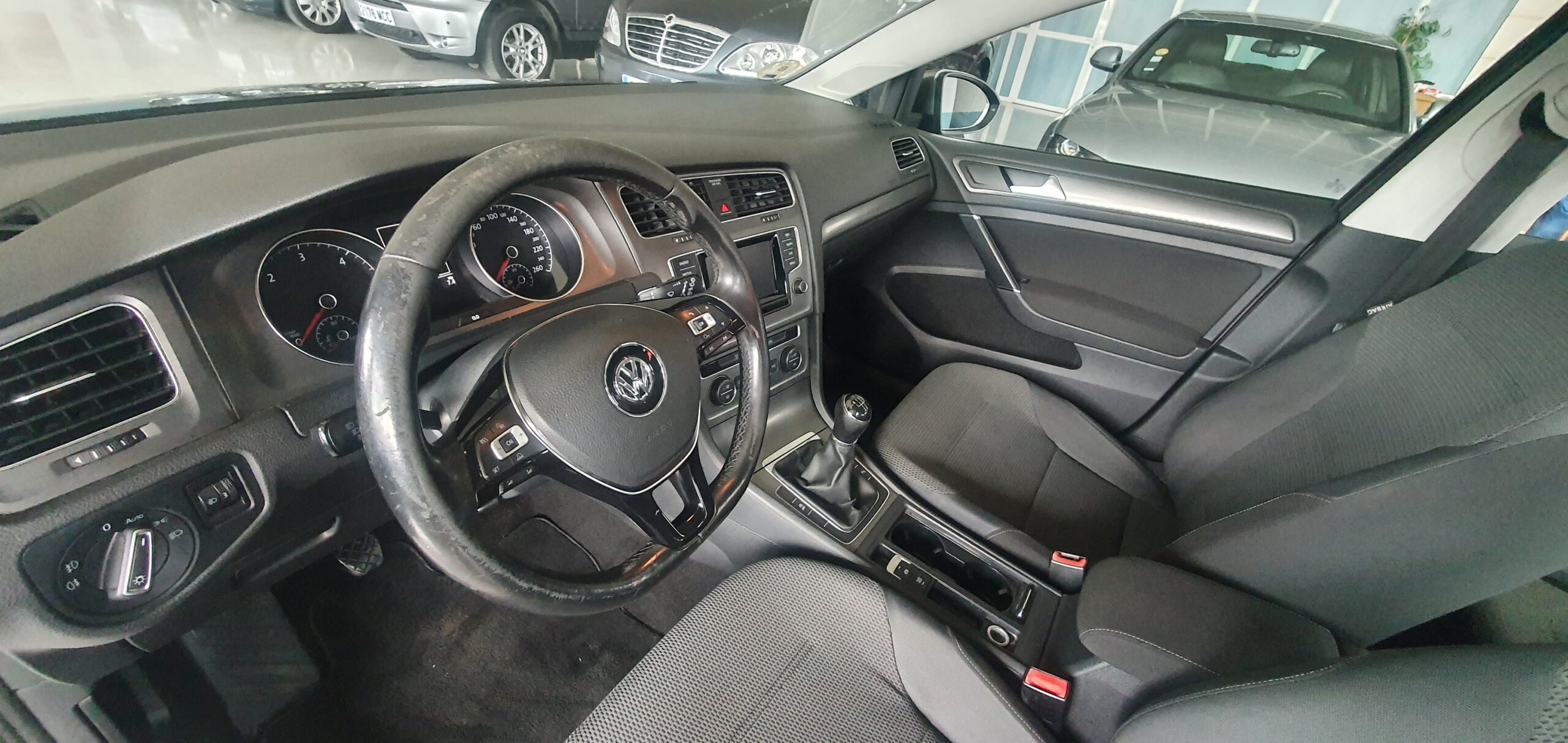VOLKSWAGEN Golf Advance 1.6 TDI 105cv BMT - Imagen 9