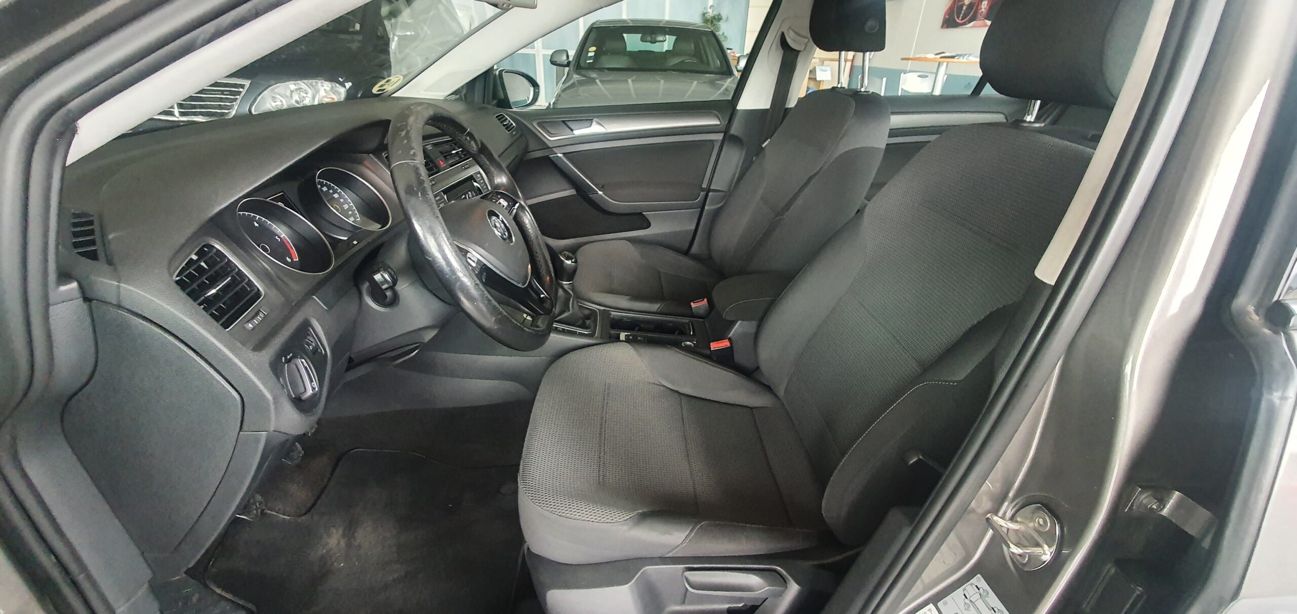 VOLKSWAGEN Golf Advance 1.6 TDI 105cv BMT - Imagen 10